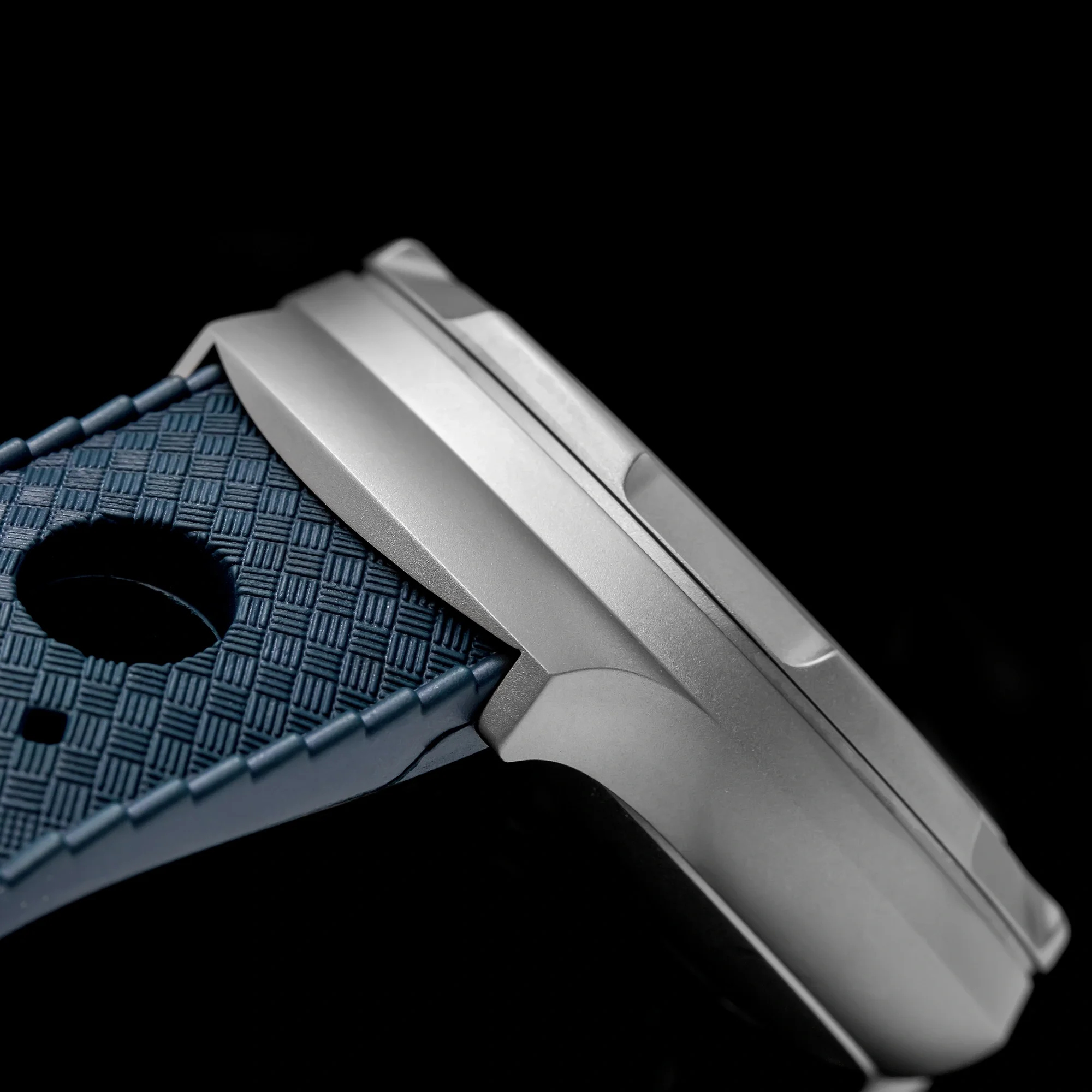 Thorn T011 Titanium Vintage Men Watch - Image 17