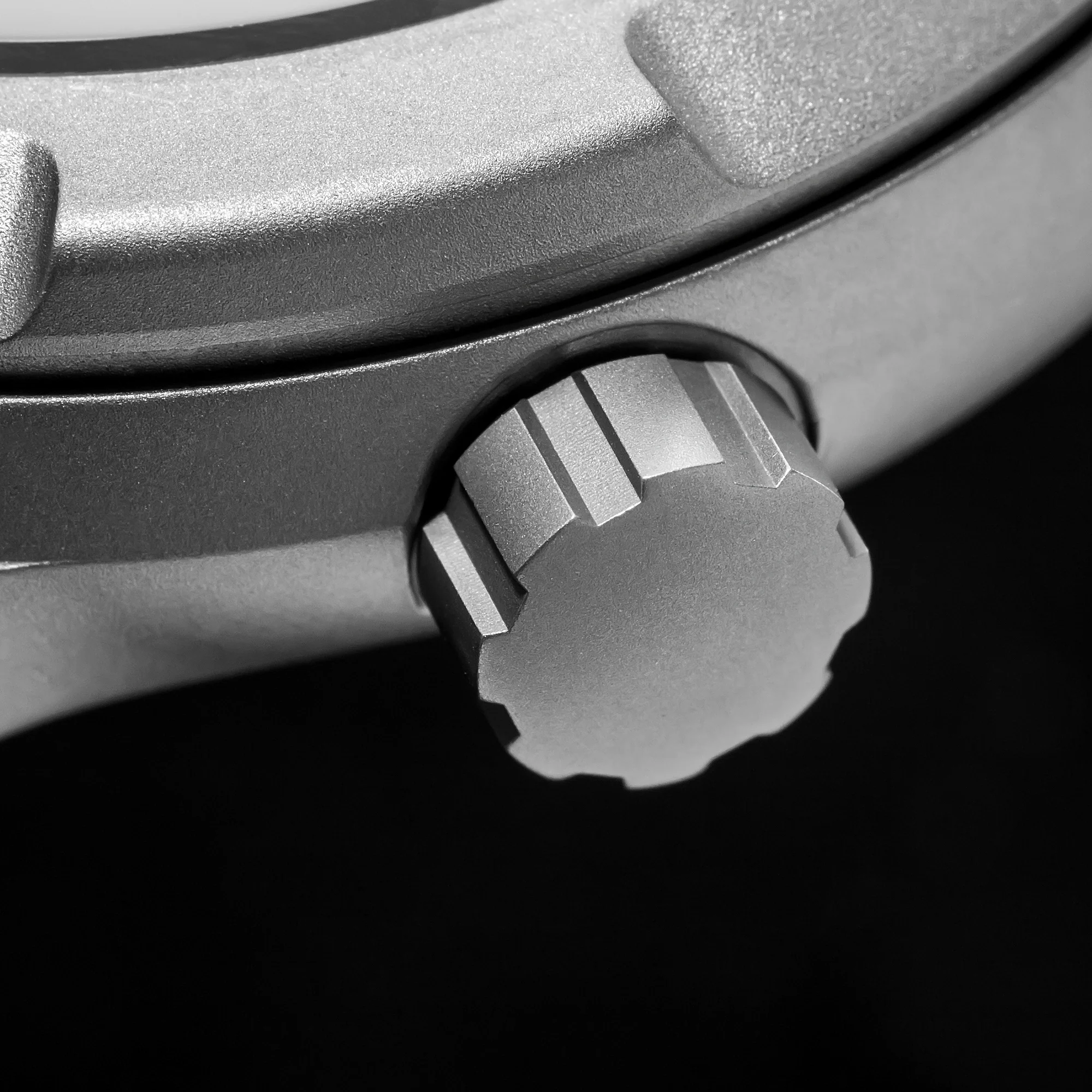 Thorn T011 Titanium Vintage Men Watch - Image 23