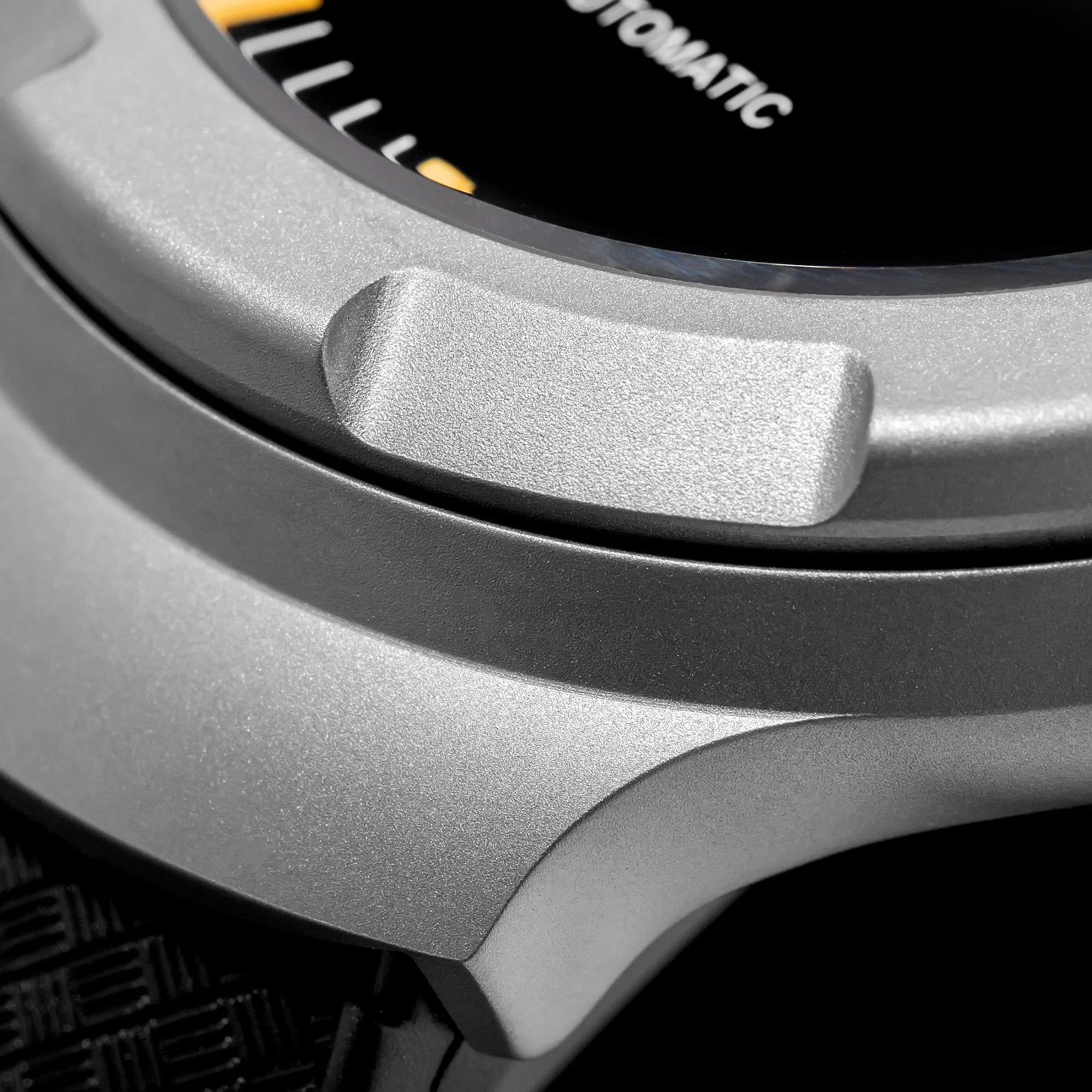 Thorn T011 Titanium Vintage Men Watch - Image 24