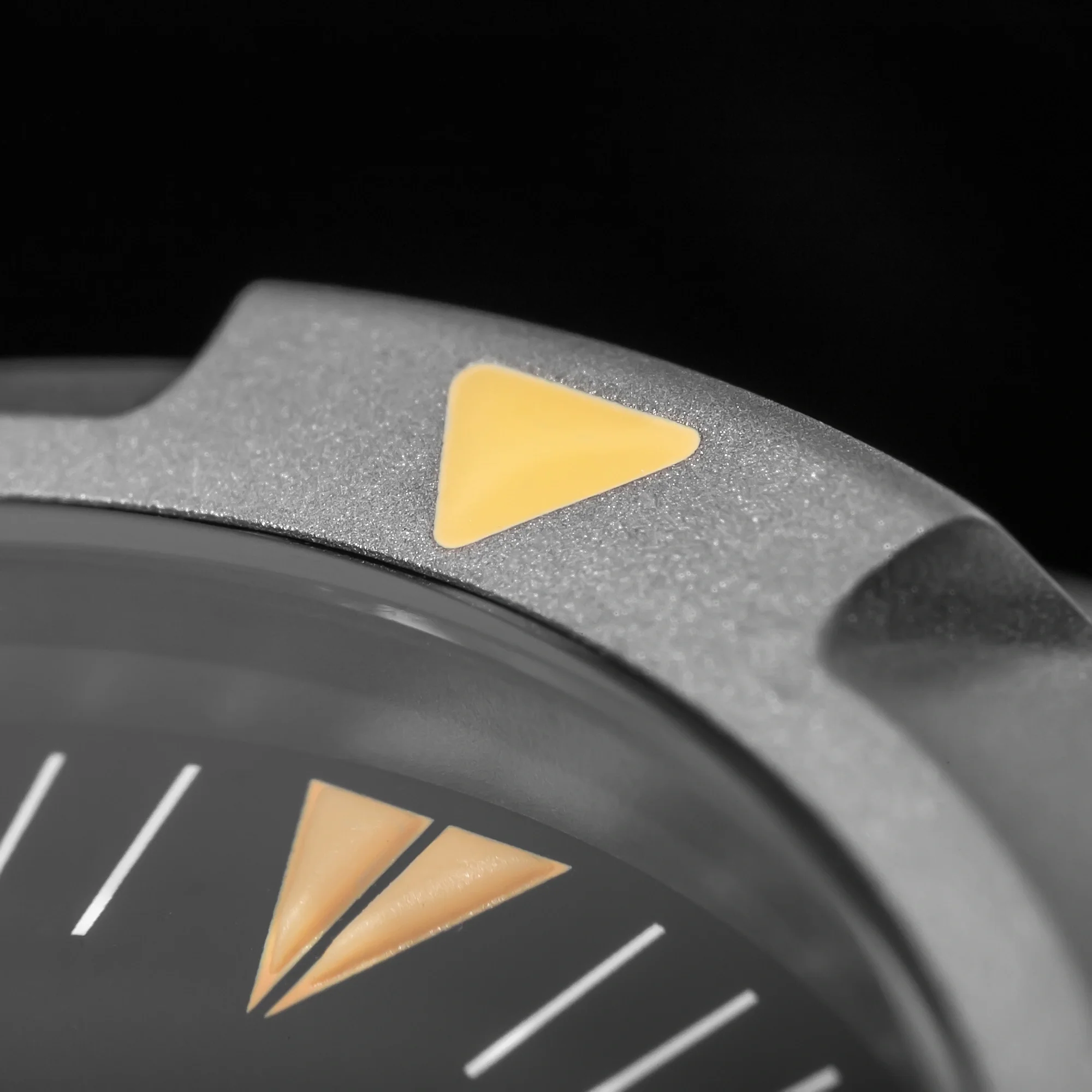 Thorn T011 Titanium Vintage Men Watch - Image 30