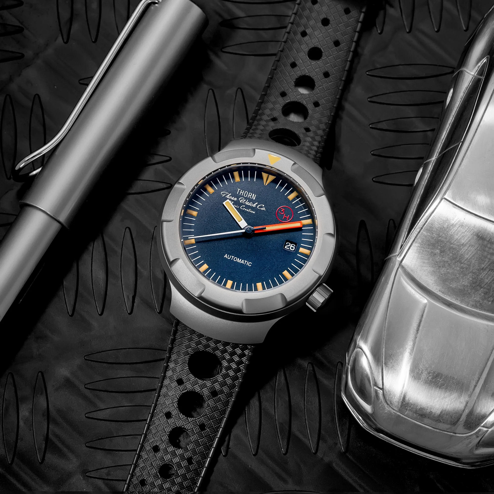 Thorn T011 Titanium Vintage Men Watch - Image 35