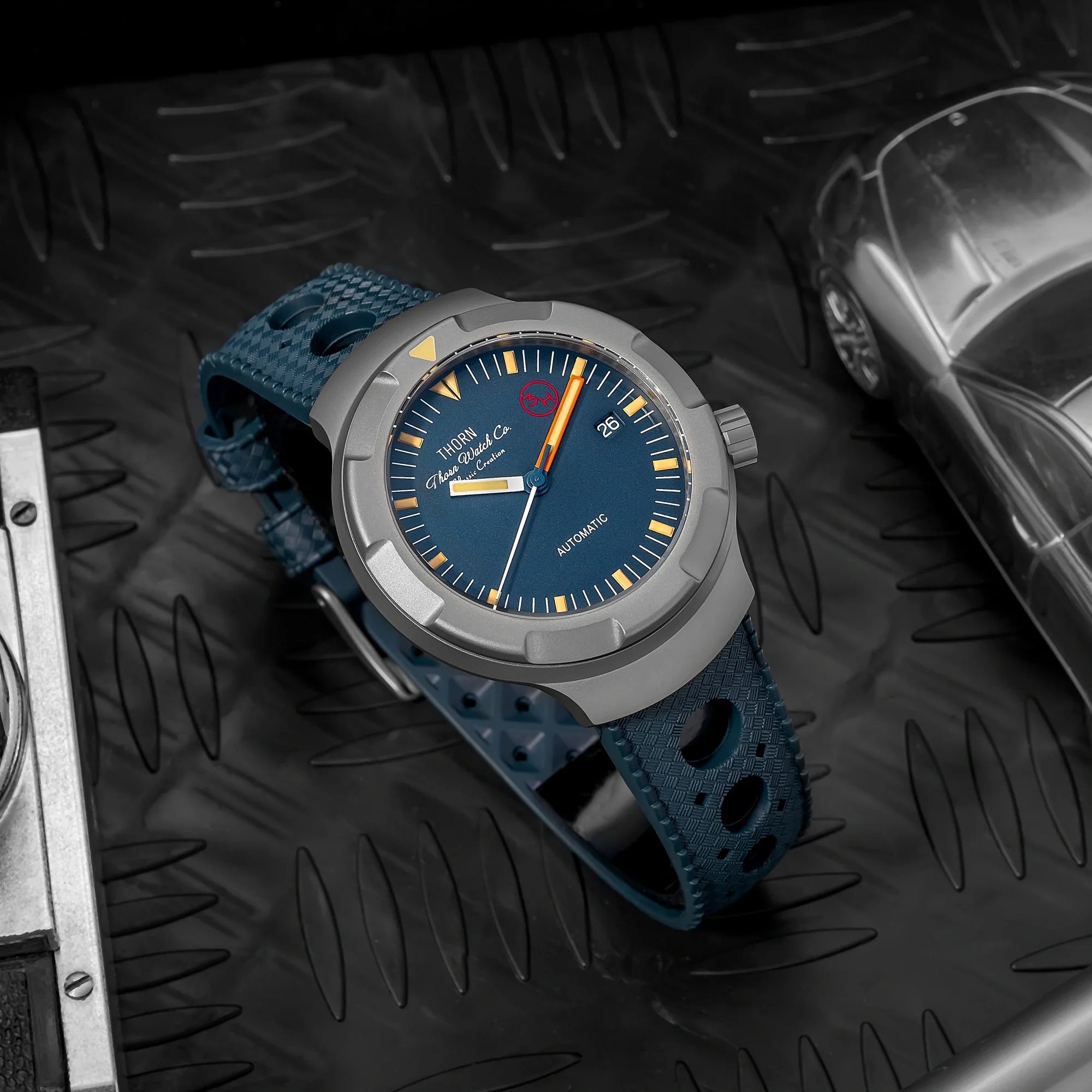 Thorn T011 Titanium Vintage Men Watch - Image 37