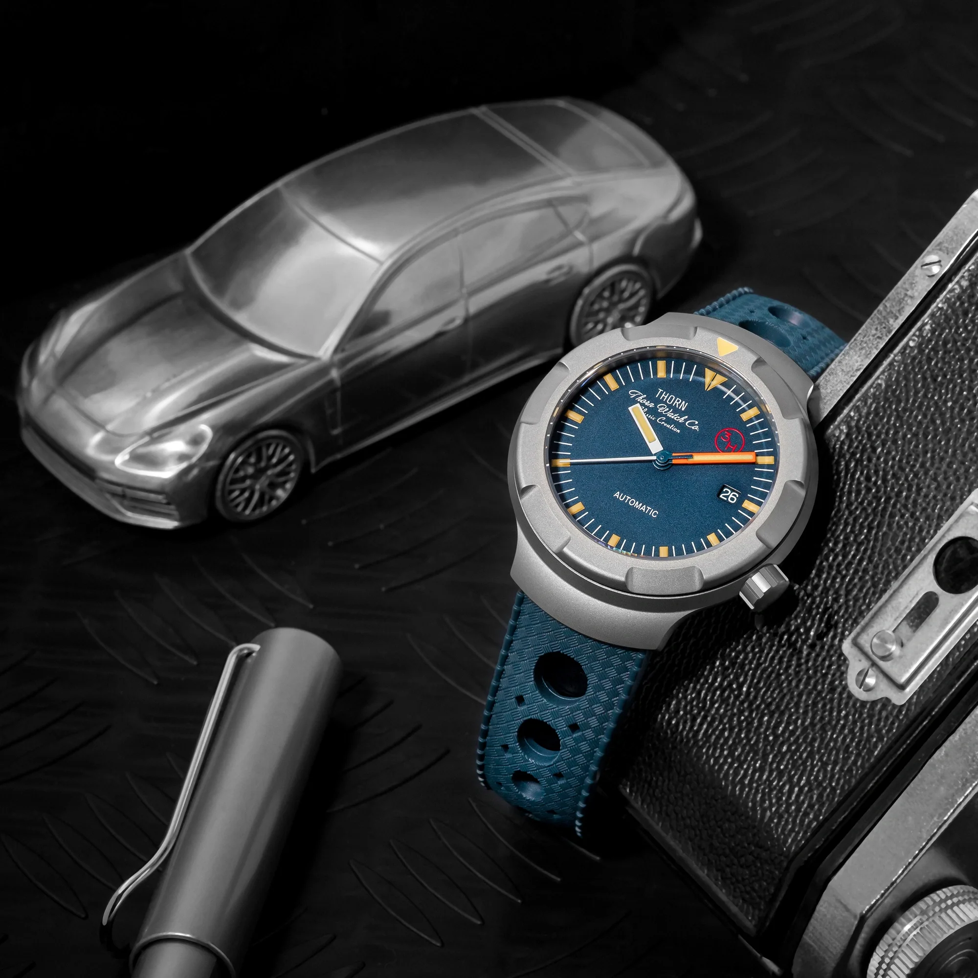 Thorn T011 Titanium Vintage Men Watch - Image 38