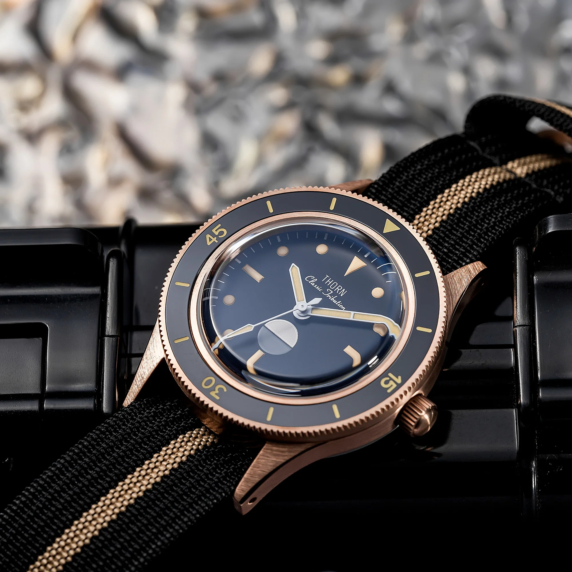 Thorn Vintage 50-Fathoms Bronze Dive Watch - Image 12